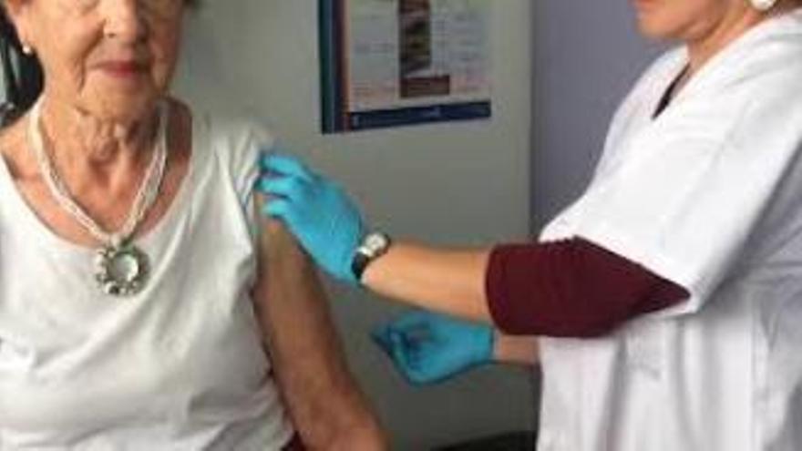 Uno de cada tres mayores de 64 años  se ha vacunado contra la gripe