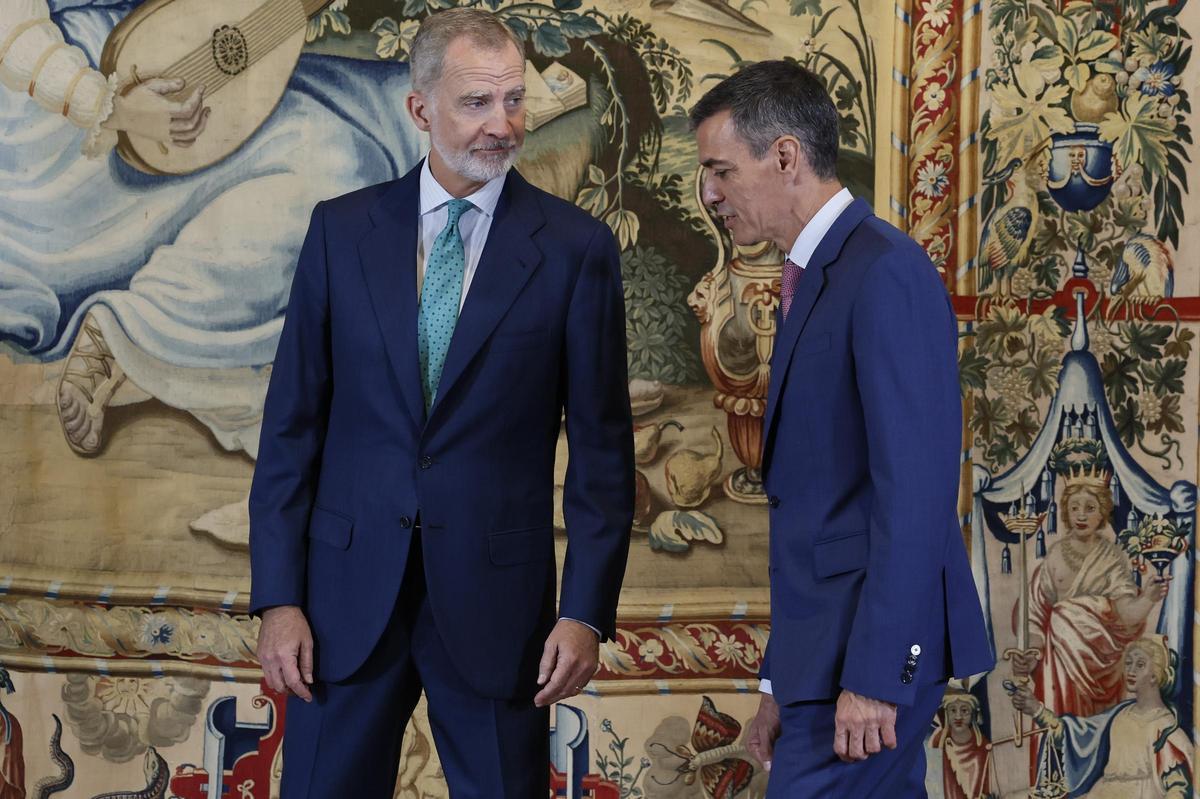 Pedro Sánchez se reúne con el Rey en el Palacio de Marivent Pedro Sánchez se reúne con el Rey en el Palacio de Marivent
