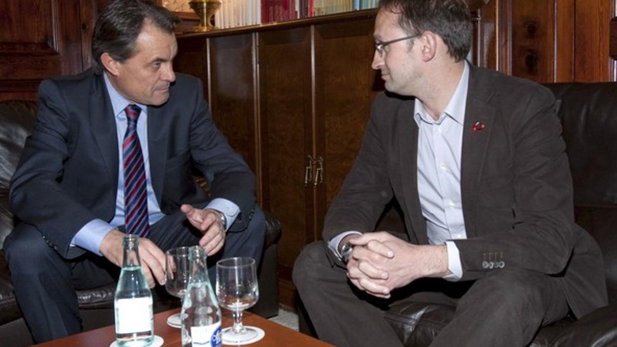 Artur Mas y Joan Herrera, durante la reunión para debatir el futuro político.