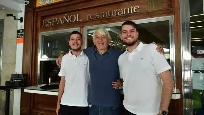 Fotogalería | La familia Valencia alarga la vida al bar Español de Plasencia