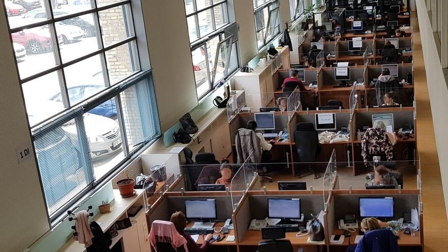 Trabajadores del Servicio de Teleasistencia de la Junta de Andalucía.