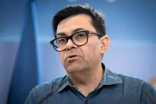 Pisarello advierte que si Felip VI no condena el franquismo, la monarquía quedará ligada al dictador