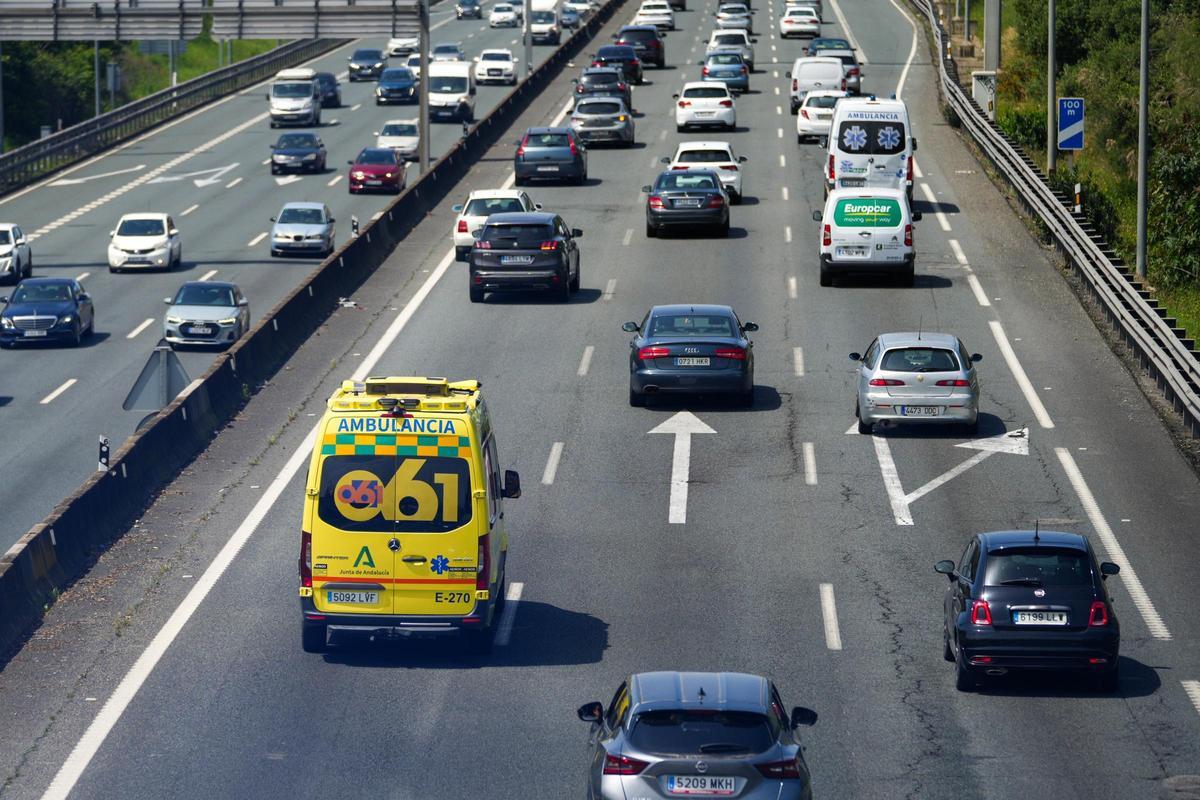 Circulación en carretera durante la Semana Santa, en una imagen de archivo