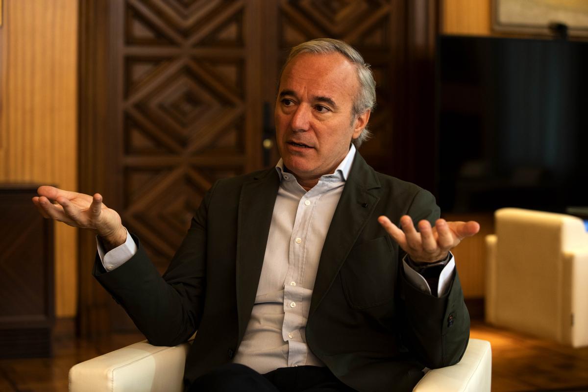 Jorge Azcón, en un momento durante la entrevista.