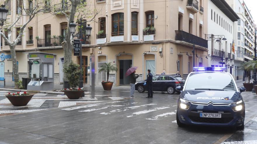 La policía de Gandia impone más de un centenar de multas en tres dias