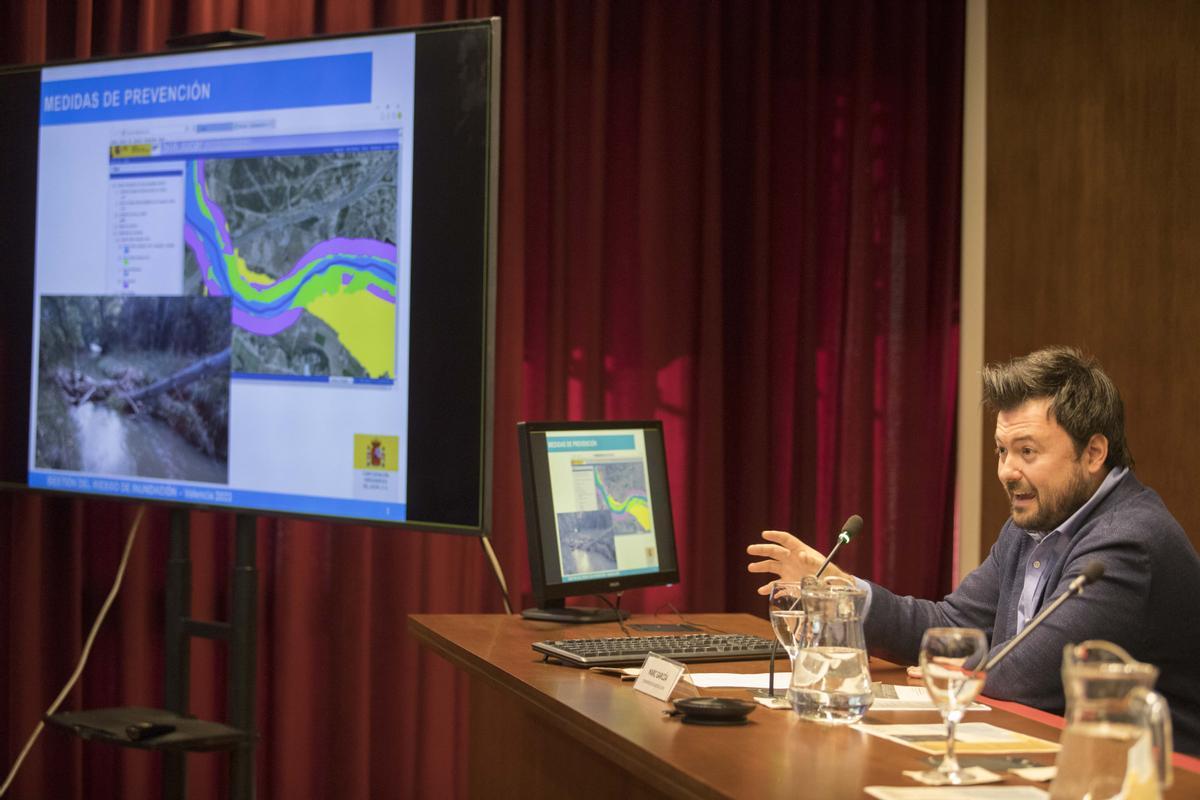 Marc García, durante su ponencia sobre ‘El Plan de Gestión de Riesgo de Inundación de la Demarcación Hidrográfica del Júcar’.