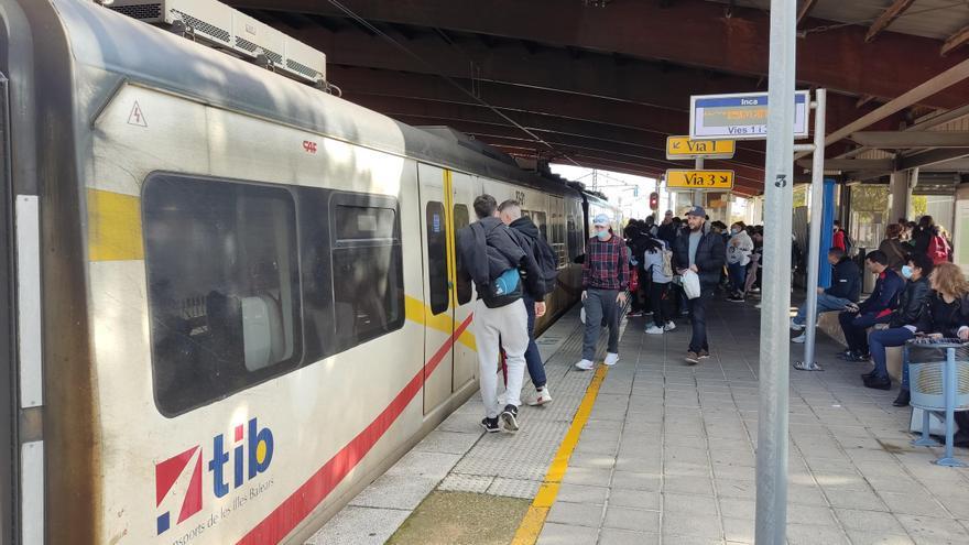 SFM impide al colectivo de usuarios del tren colgar carteles sobre sus actos