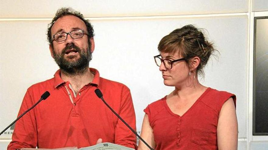 Els diputats de la CUP Benet Salellas i Mireia Vehí