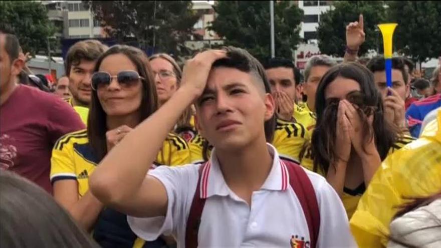 La afición de Colombia llora tras la eliminación en el Mundial