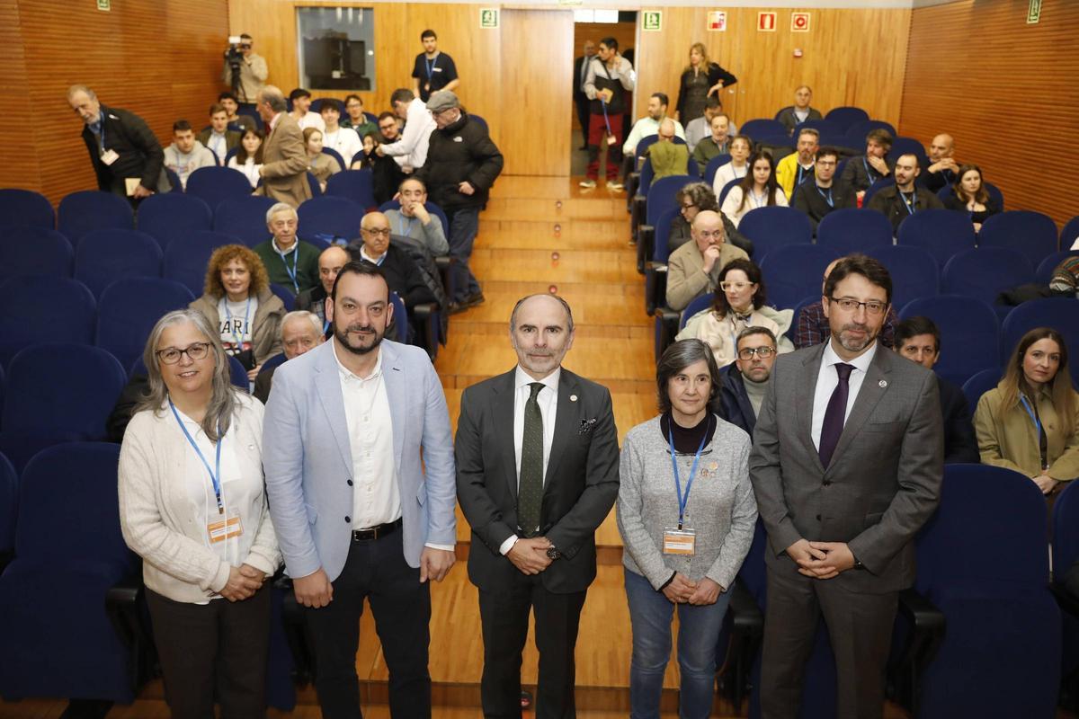 Por la izquierda, Teresa Alonso, Manuel Ángel Álvarez, Ignacio Villaverde, Concepción Ayala y Enroqie Fernández, al inicio de la jornada.