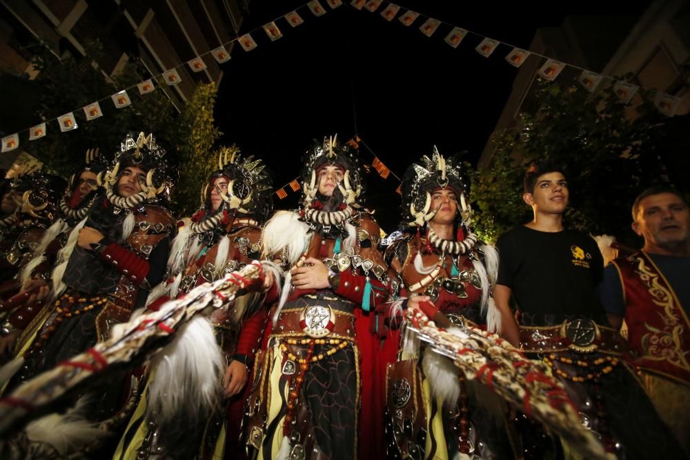 La villa turronera cae en manos del bando musulmán tras un atronador Alardo y la Embajada en la segunda jornada de los Moros y Cristianos.