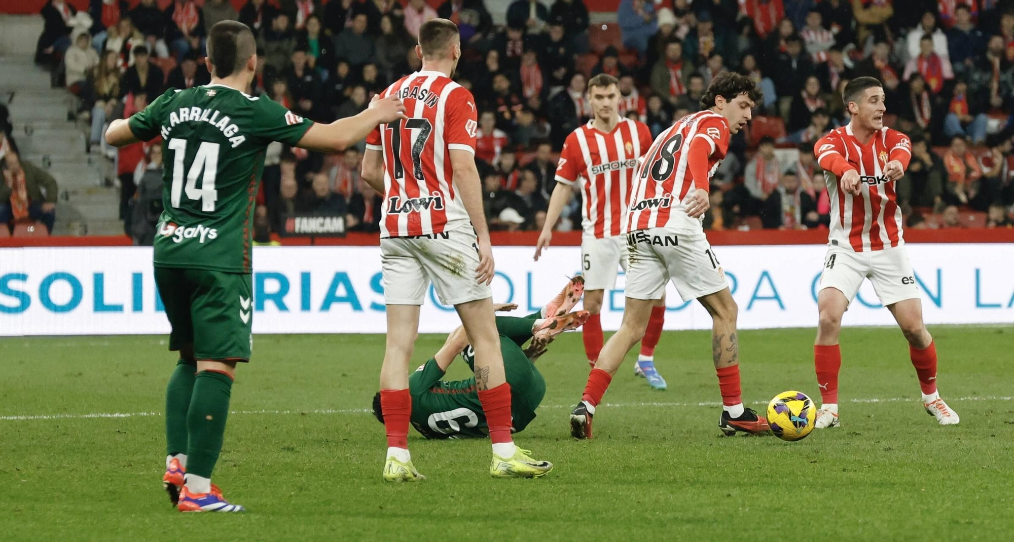 El partido entre el Sporting y el Eibar, en imágenes