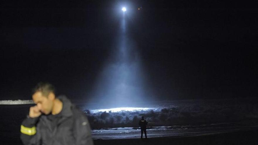 Un vecino les alertó del peligro de la playa con la marea alta