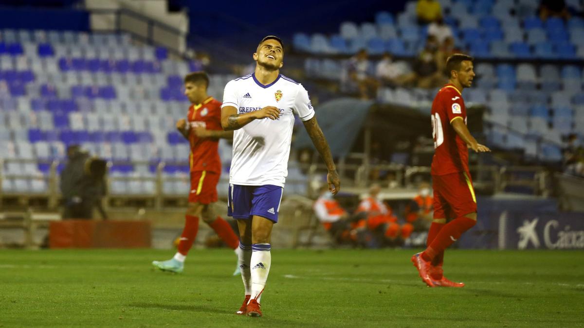 Narváez se lamenta de una acción durante el partido contra el Getafe.