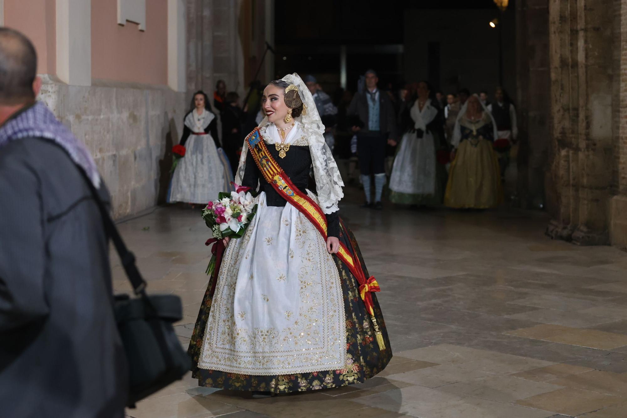 Las falleras mayores de las comisiones en la Ofrenda del 18 de Marzo (y II)