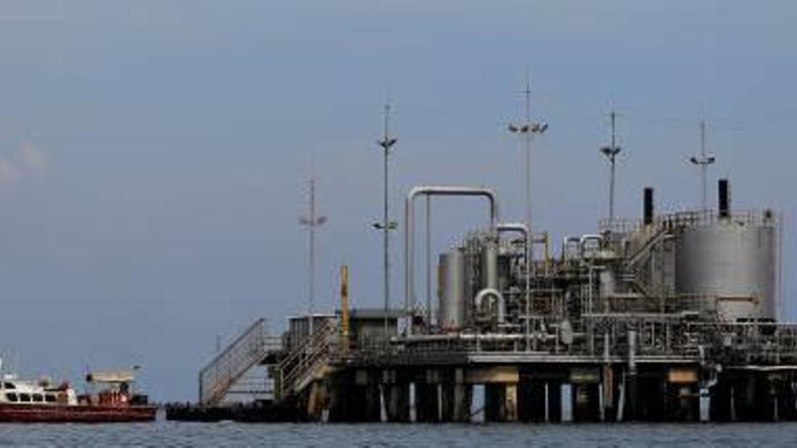 Instal·lacions petrolieres al llac Maracaibo a Veneçuela