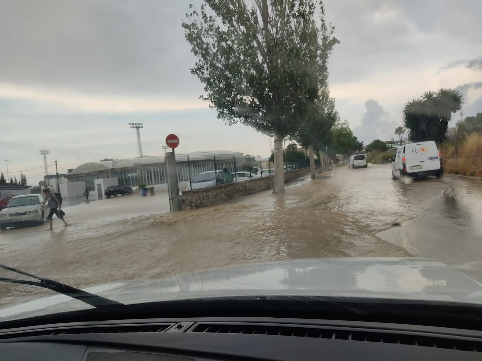 El tiempo en Mallorca: Una tromba de agua descarga 70 litros en Porreres y anega calles y carreteras