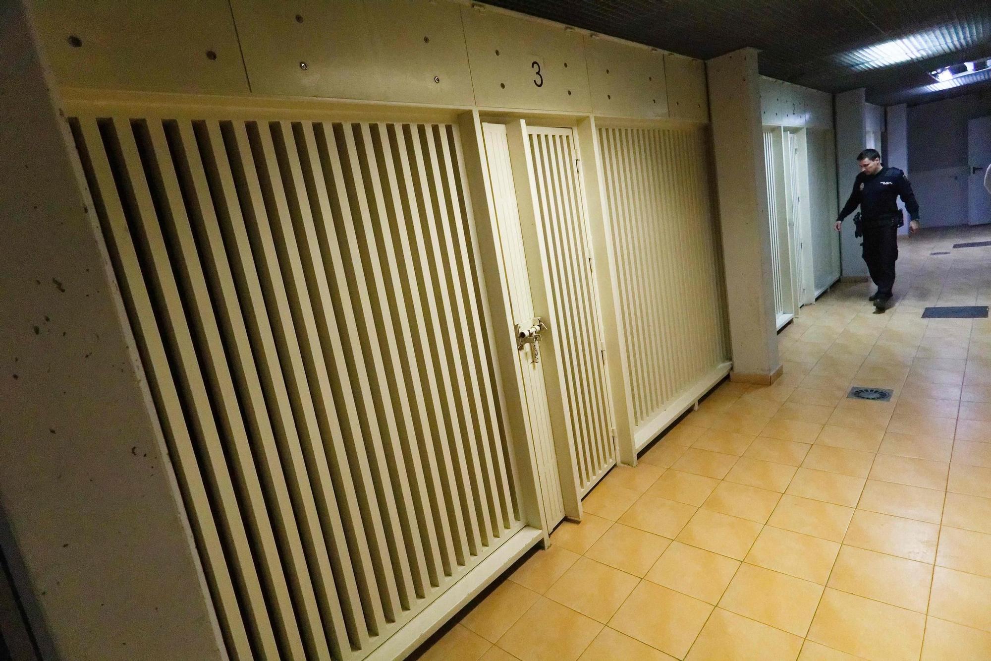 Imagen de los calabozos del sótano de la comisaría provincial de la Policía Nacional.
