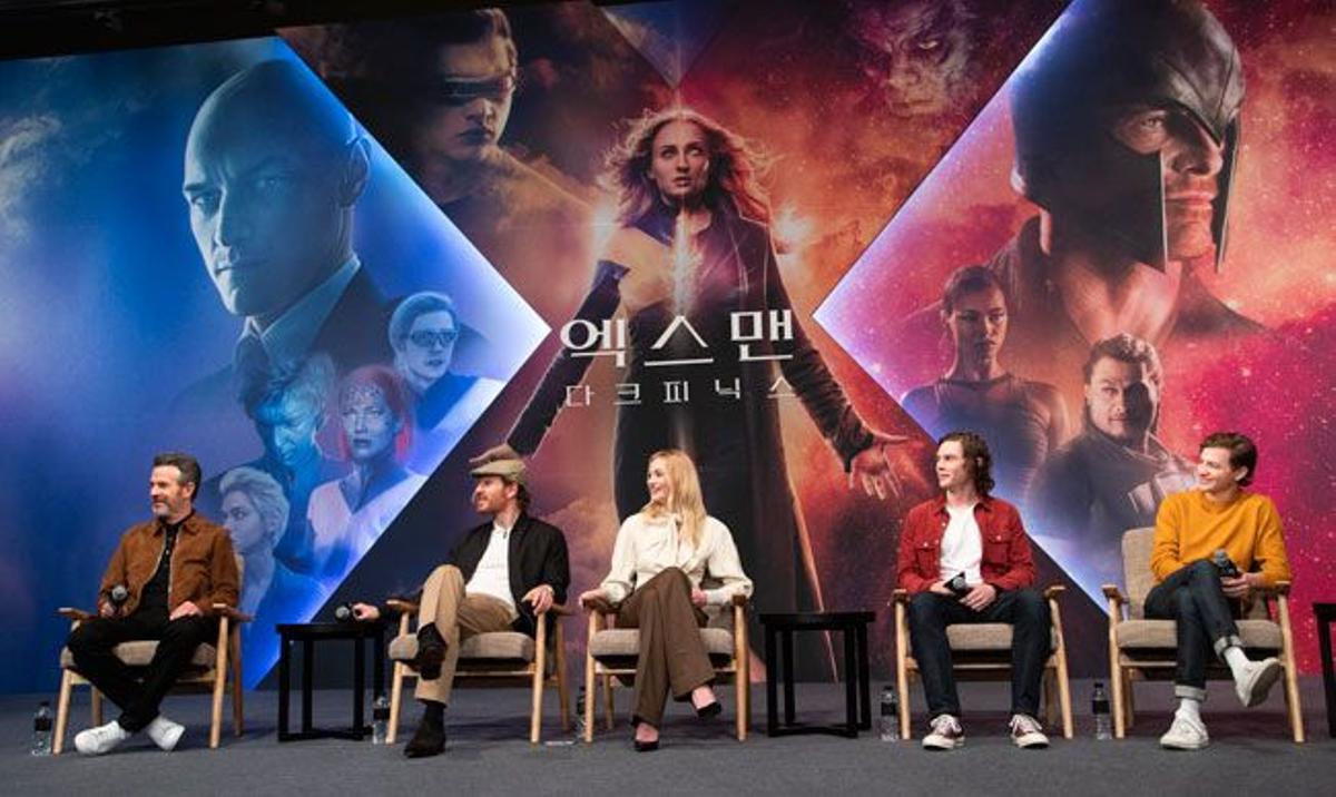 El elenco de X-MEN Dark Phoenix en una conferencia en Seúl