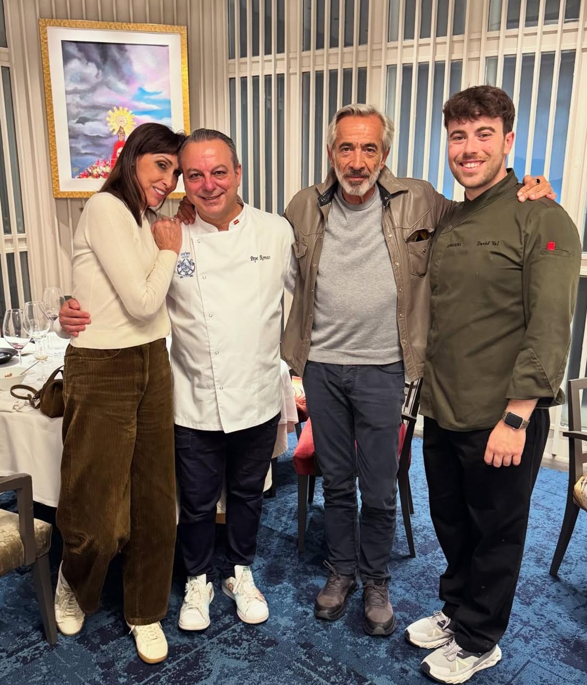 María Barranco e Imanol Arias en su visita al restaurante.