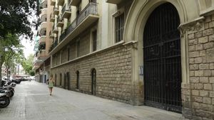 Els Mossos investiguen la mort d'una mare i una filla al seu pis del Clot (Barcelona)