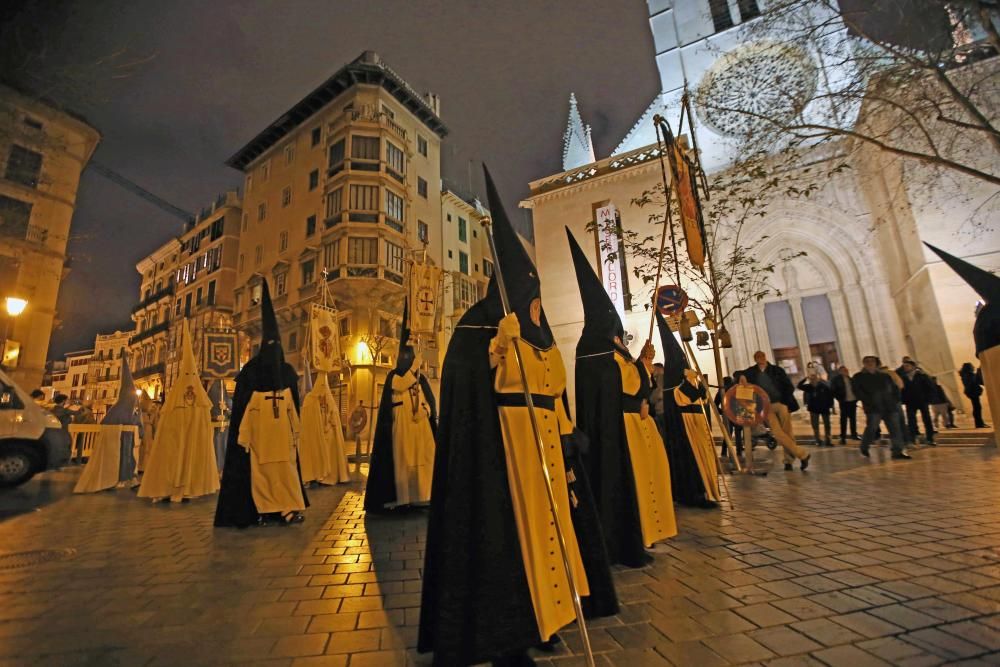 Procesión dels Estendards y pregón de Semana Santa de Palma