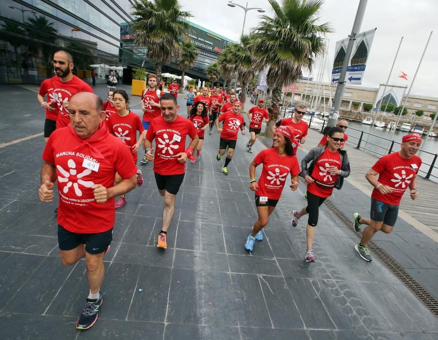 Alrededor de 650 personas participaron hoy en la VII Marcha Solidaria contra la leucemia con un trayecto de 32 km. entre Vigo y la ciudad del Lérez