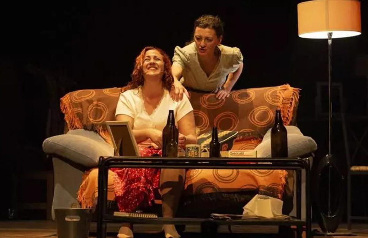 Un instante de 'No me falte el aire', de Alquibla Teatro