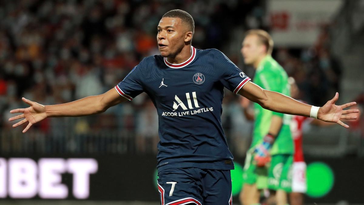 Mbappé aun no ha renovado con el PSG.