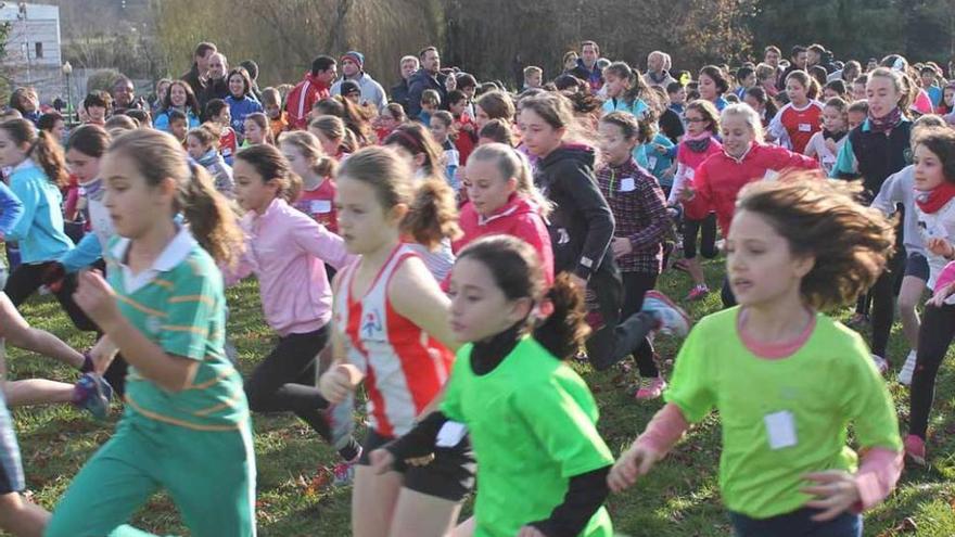 Más de un millar de escolares echa a correr en Los Riegos (Noreña)