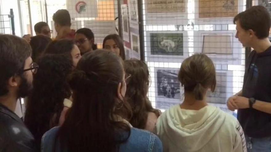 Alumnos del Liceo Francés y del Colegio Alemán reviven el Armisticio de la I Guerra Mundial