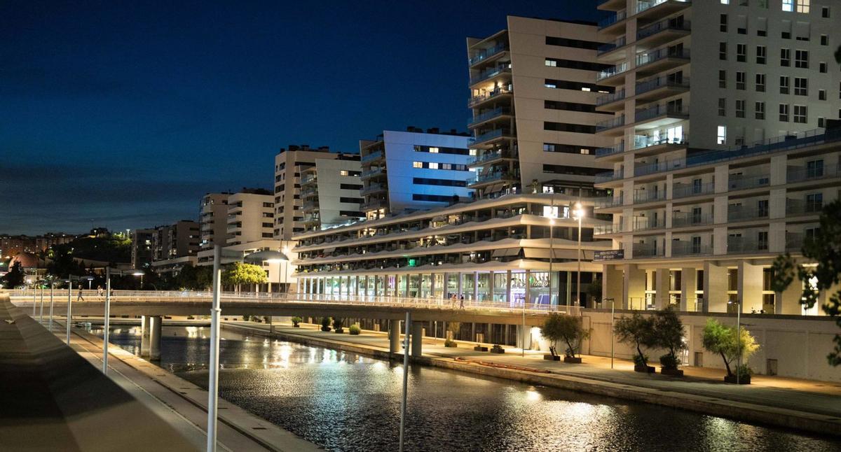 Els ‘expats’ conquereixen el nou barri del port de Badalona