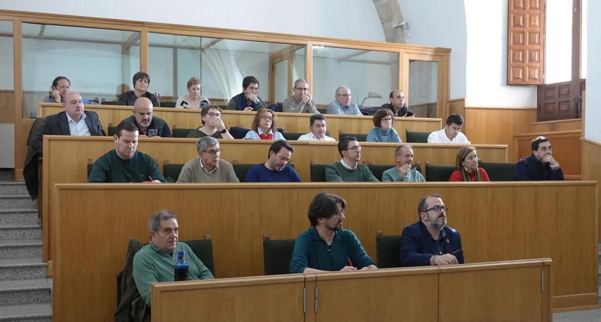 Público asistente a la presentación de la Comunidad Energética Local ‘Toda Cáceres’.