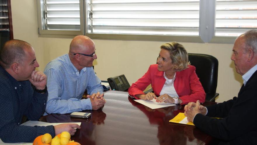 Adela Martínez-Cachá, con David Samper y Pedro José Pérez.