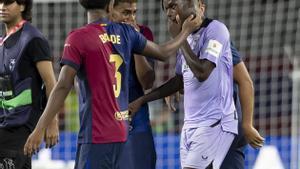 Nico Williams con Alejandro Balde y Lamine Yamal. 