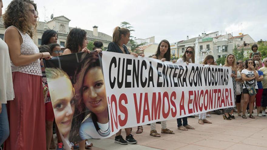 La movilización de ayer tarde en Cuenca pidiendo la aparición de las dos jóvenes. s