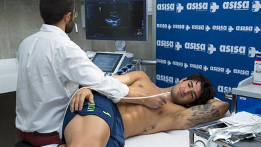 Pato superó con éxito la revisión médica antes de entrenar con su nuevo equipo.