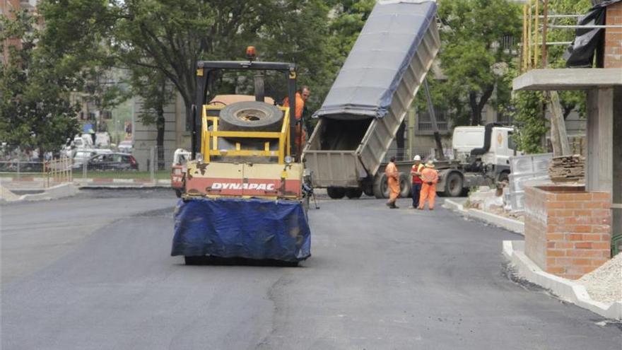 Cáceres acomete el asfaltado en once calles con un coste de 230.000 euros