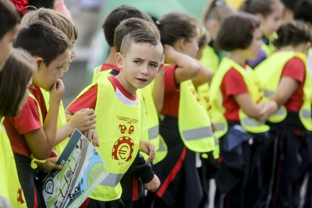 Visita de colegios a una gymkana en el Muro San Lorenzo para celebrar el Día Mundial sin Coche