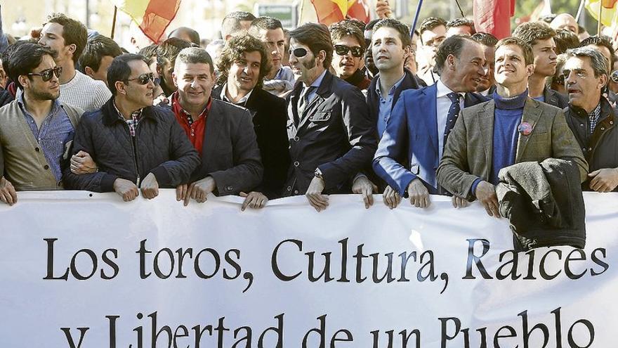 Aficionados y profesionales del toro claman por la fiesta en Valencia