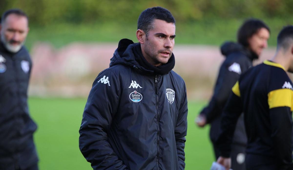 Fran Justo ya ejerció de entrenador de Segunda División en la tarde de ayer en el Anxo Carro. |  // CLUB DEPORTIVO LUGO