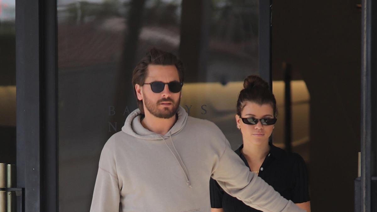 Scott Disick y Sofia Richie con look a lo Kourtney Kardashian