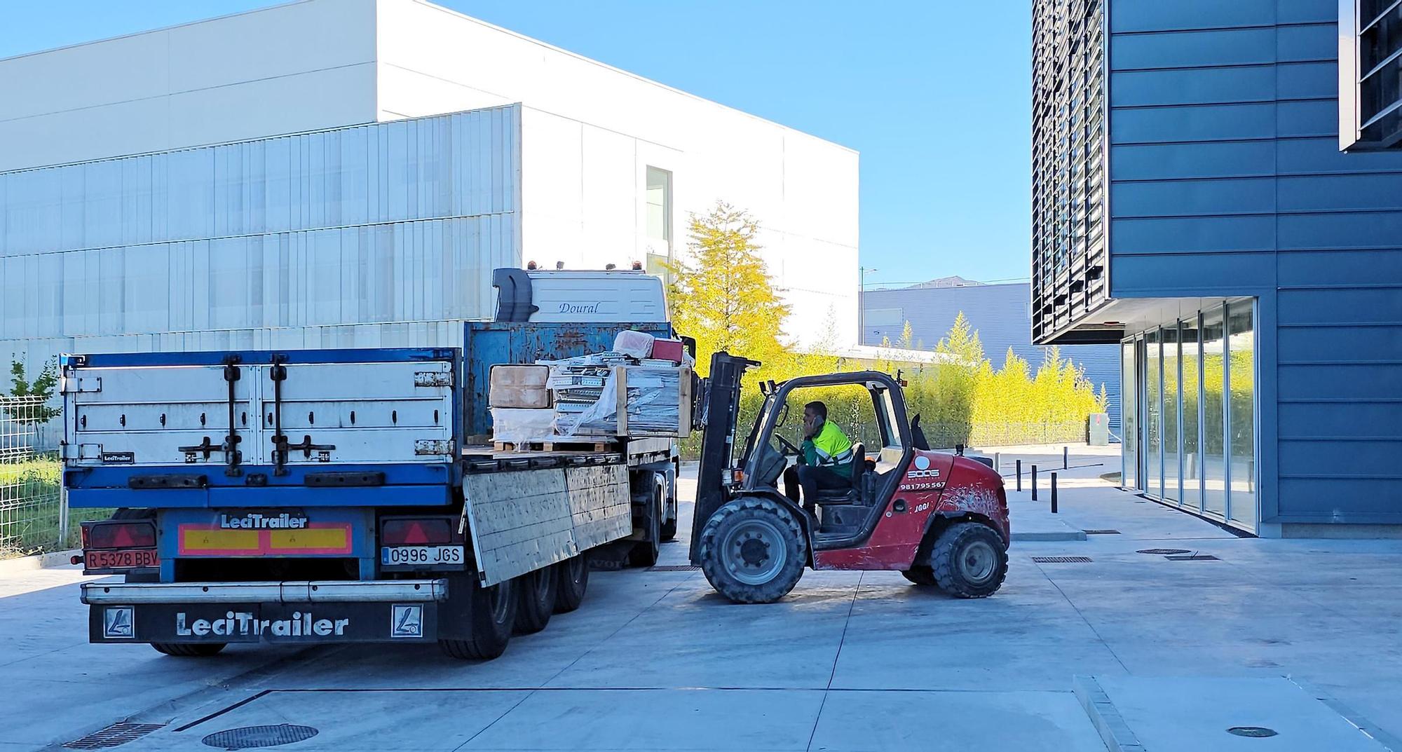 Visita a las nuevas naves de la Zona Franca para empresas tecnológicas en Pordo do Molle