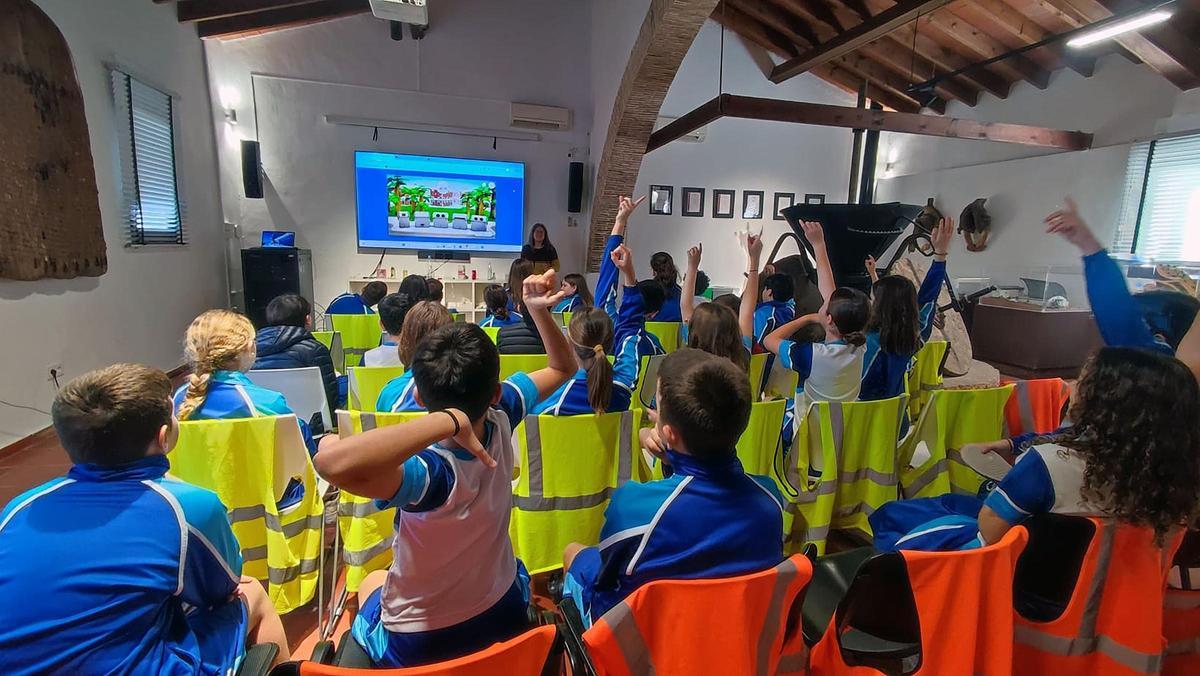 El proyecto ‘Reciclando en mi cole y en mi barrio’ ya involucra a más de 25 centros escolares.
