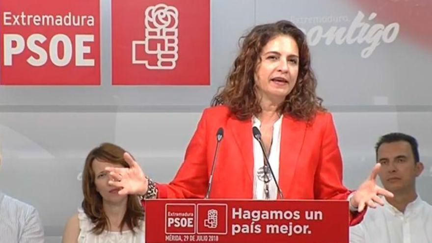 María Jesús Montero acusa a Podemos y los nacionalistas de &quot;ponerse de perfil&quot;