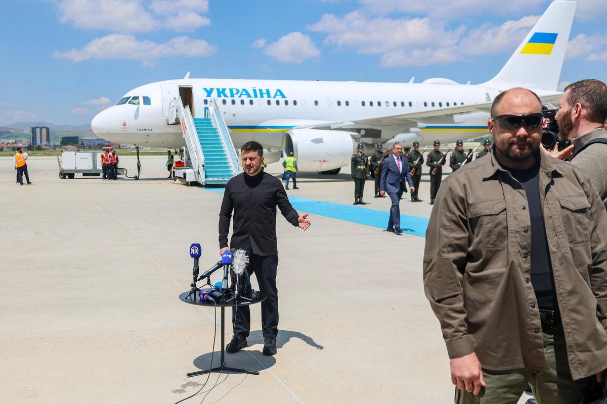 Zelenski se reúne con Erdogan en Ankara para debatir salidas negociadas a la guerra con Rusia