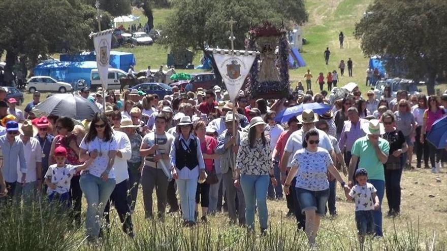 Una calurosa jornada festiva y de romerías