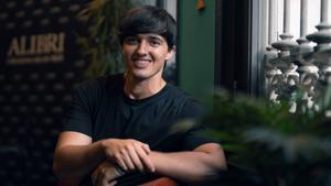 Antonio Pérez, @fisioteduca en Instagram, en la presentación de su libro en Barcelona. 