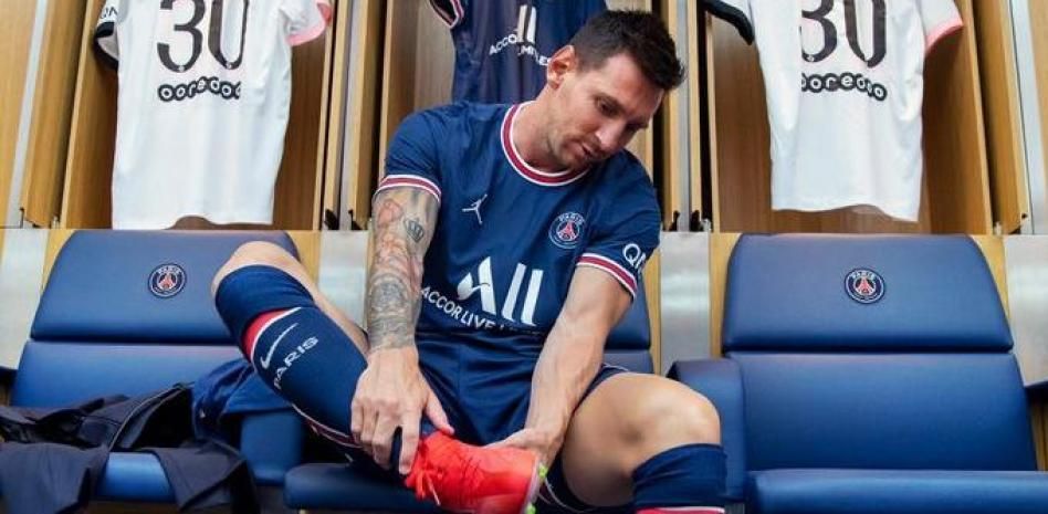 Messi, en el vestuario del PSG.