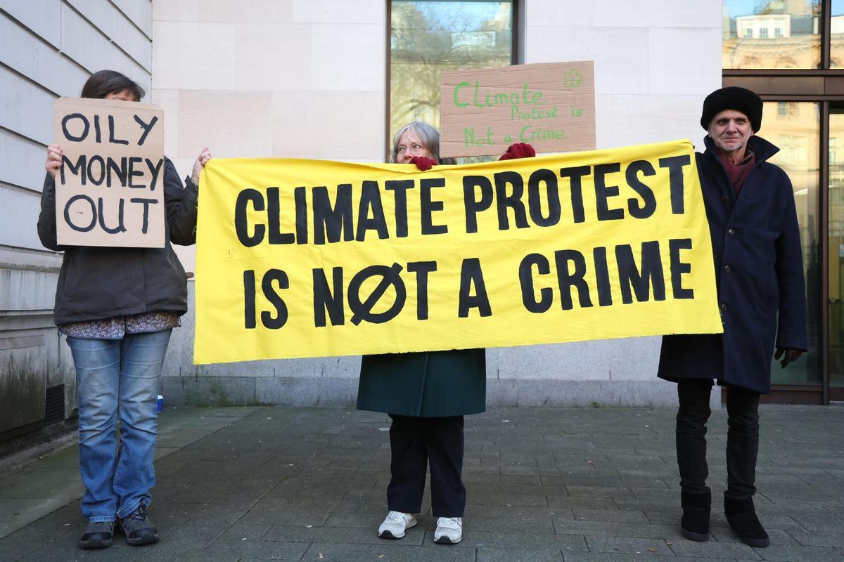 Greta Thunberg llega a su juicio en Londres